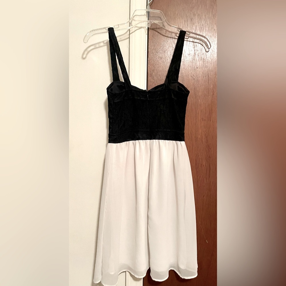 Beautiful dress!!